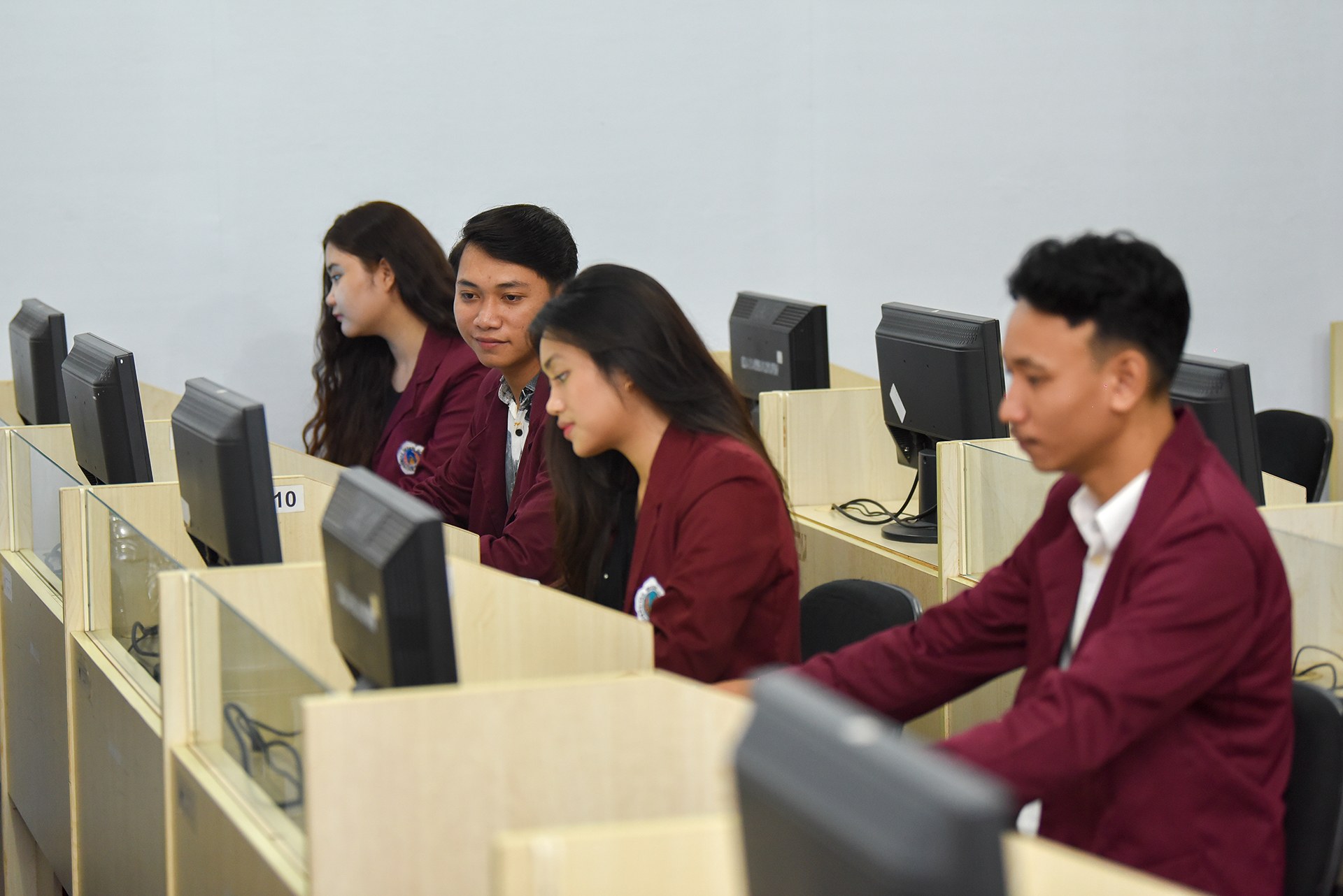 Aktivitas mahasiswa Universitas Negeri Gorontalo di ruang pembelajaran